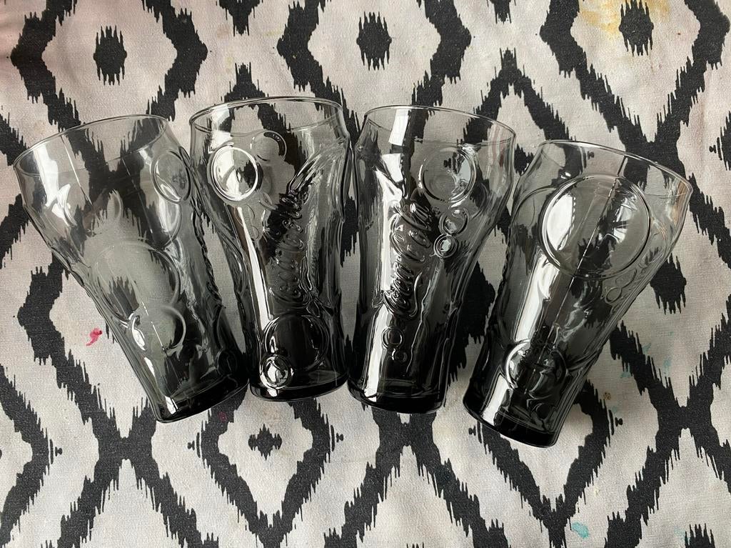 4 Zwarte Coca Cola Glazen McDonald's, Huis en Inrichting, Keuken | Servies, Ophalen, Glas of Glazen, Effen, Glas