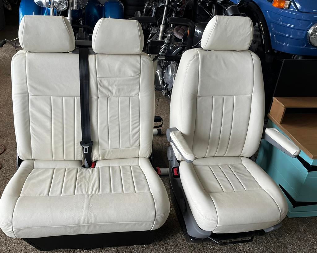 VW Transporter stoel & bijrijdersbank in beige leder, Auto-onderdelen, Ophalen, Nieuw, Volkswagen