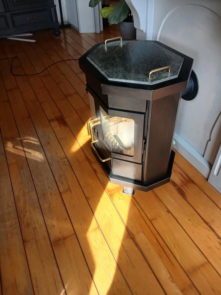 Faber Gaskachel - Sfeervolle Warmte voor Koude Dagen, Gebruikt, Gas, Ophalen of Verzenden, Vrijstaand