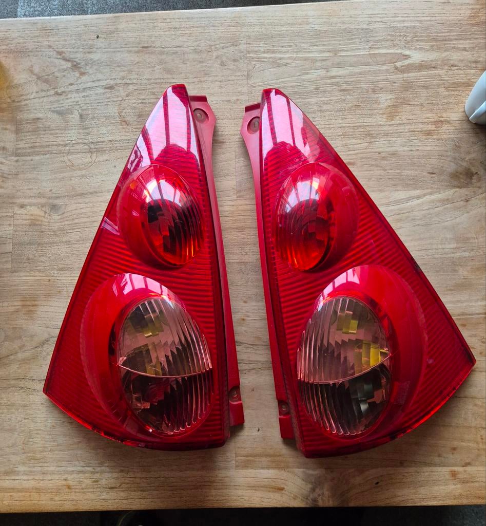 Peugeot 107 Achterlichten Set, Ophalen of Verzenden, Gebruikt, Peugeot