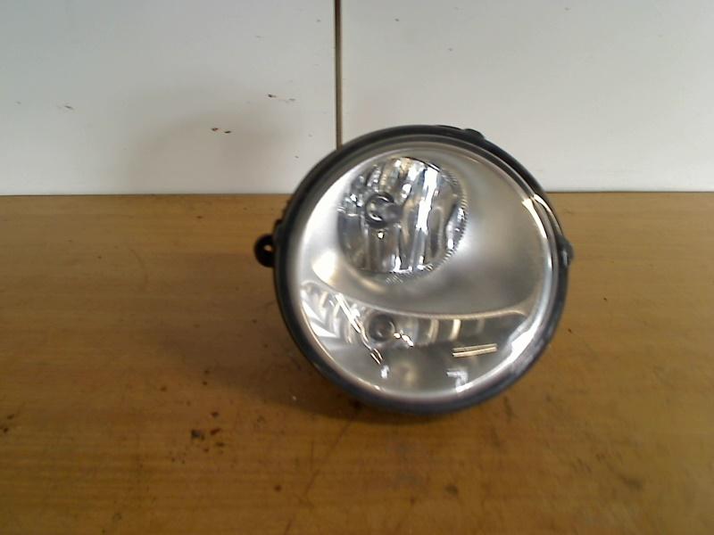 Mistlamp Rechts Voor Renault Twingo II (CN) 2012, Gebruikt, Renault Deutschland AG, Dialog.deutschland@renault.de, Peter-Huppertz-Straße 5, Köln 51063, , Duitsland