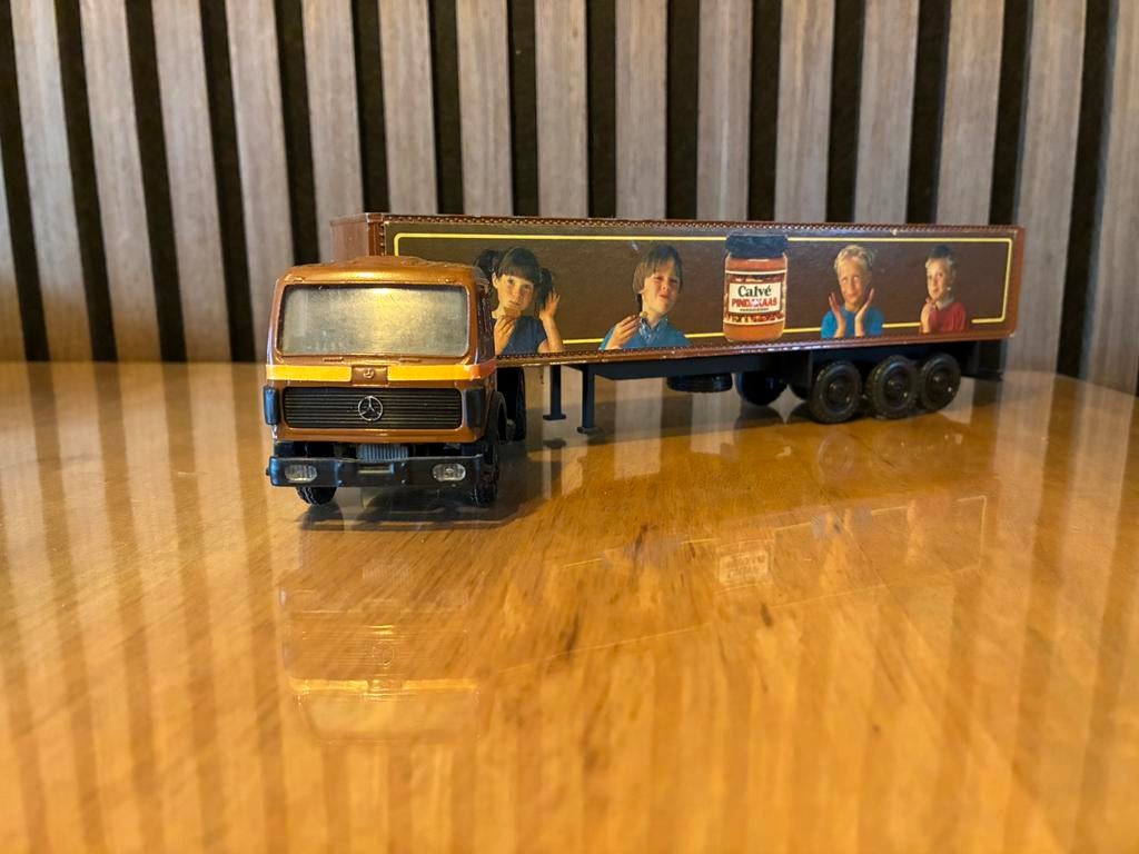 Calve pindakaas Mercedes, Ophalen of Verzenden, Zo goed als nieuw, Bus of Vrachtwagen, NZG