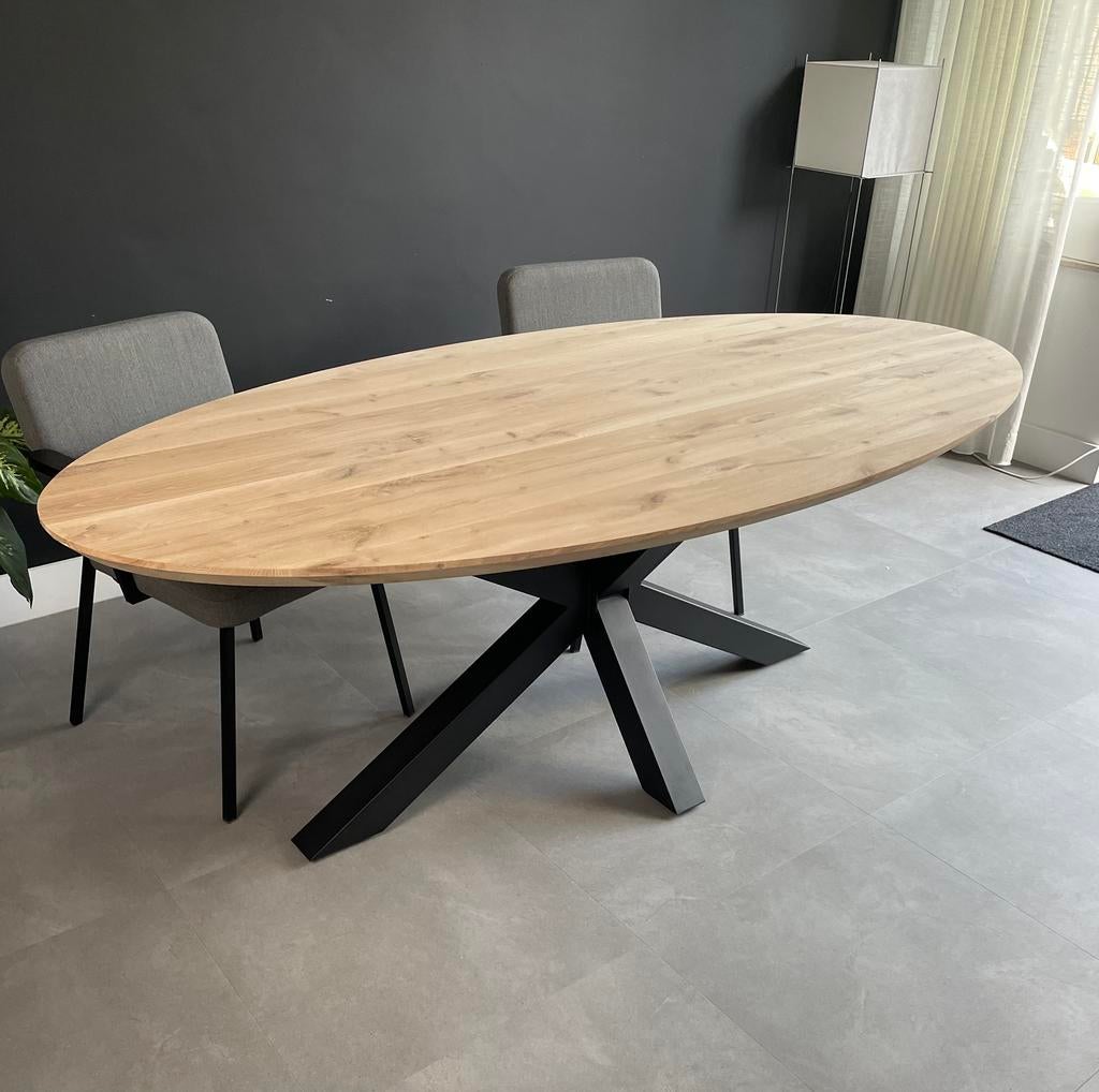Eiken Tafels OVAAL - Massief Eiken - Met Matrix Poot - NIEUW