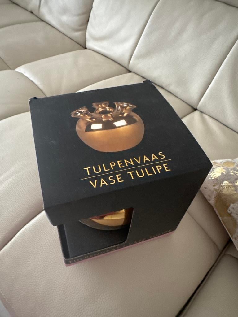 Mooie gouden Tulpenvaas, Huis en Inrichting, Woonaccessoires | Vazen, Overige kleuren, Aardewerk of Porselein, Nieuw, Ophalen of Verzenden