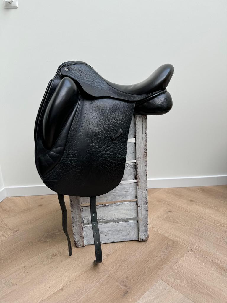 Km custom zadel, Dieren en Toebehoren, Ophalen, Zo goed als nieuw, Dressuur