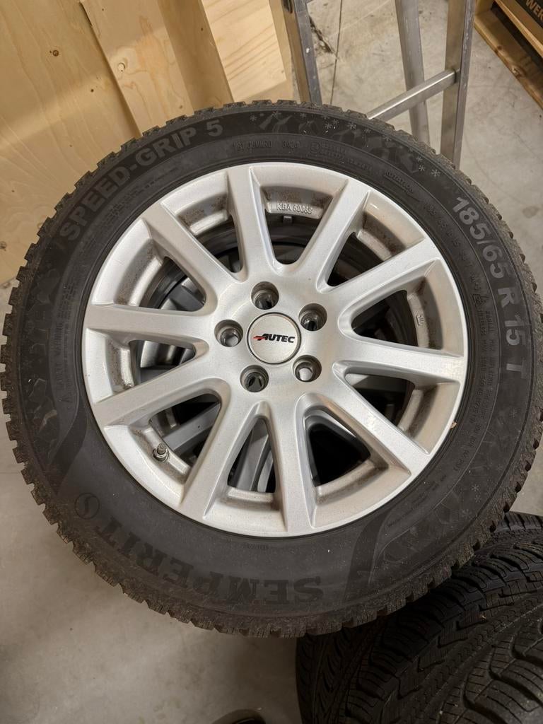 Vier setjes lichtmetalen velgen, Ophalen, Banden en Velgen, 17 inch, Winterbanden