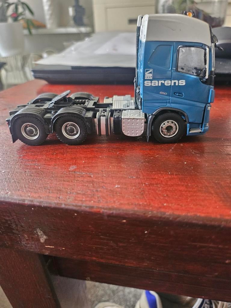 Sarens Volvo FH16 Ballasttrekker Model, Hobby en Vrije tijd, Modelauto's | 1:50, Ophalen, Gebruikt, Overige merken