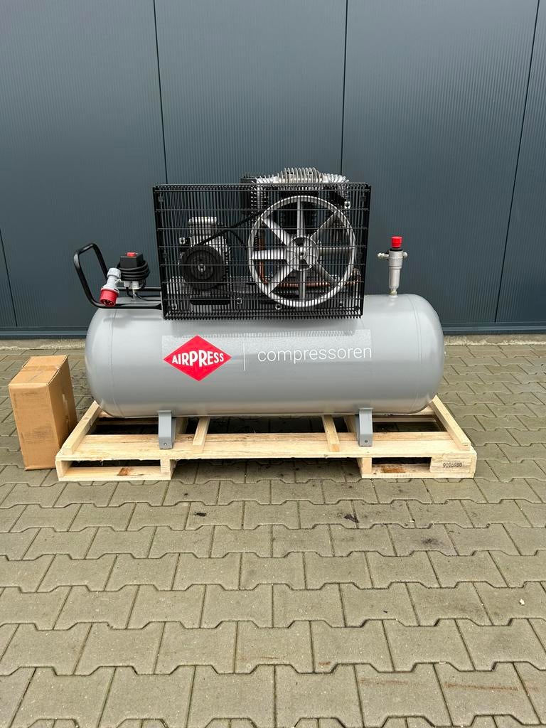 compressor airpress HK 700-300 wielen zijn er bij, Ophalen, Nieuw, 400 tot 800 liter/min, Mobiel