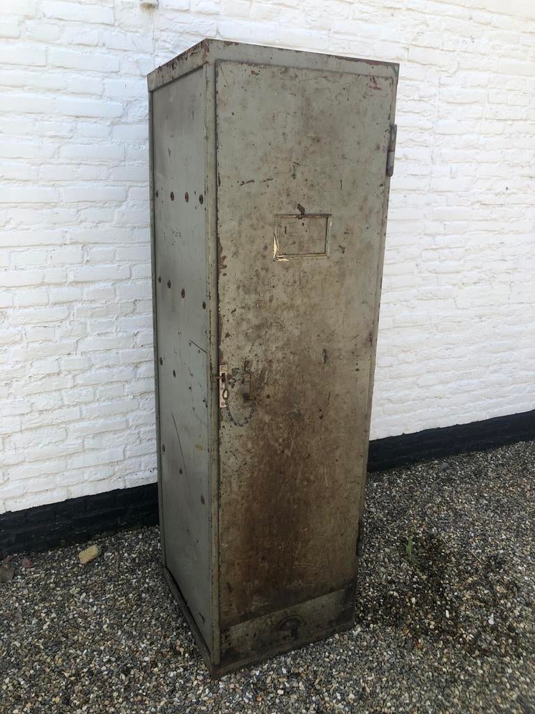 Stoere wetkplaatskast materialenkast industrieel lockerkast, Huis en Inrichting, Kasten | Lockerkasten, Ophalen