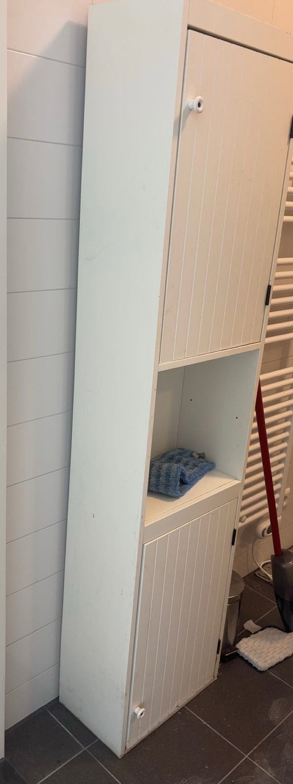 Kast, Huis en Inrichting, Kasten | Roldeurkasten en Archiefkasten, Ophalen, Zo goed als nieuw, 25 tot 50 cm