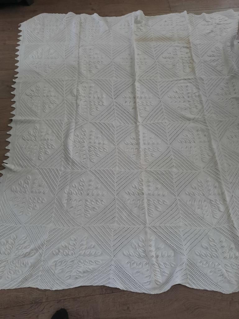 Sprei 160x180 cm - Wit met patroon, Gebruikt, Eenpersoons, Wit, Ophalen of Verzenden