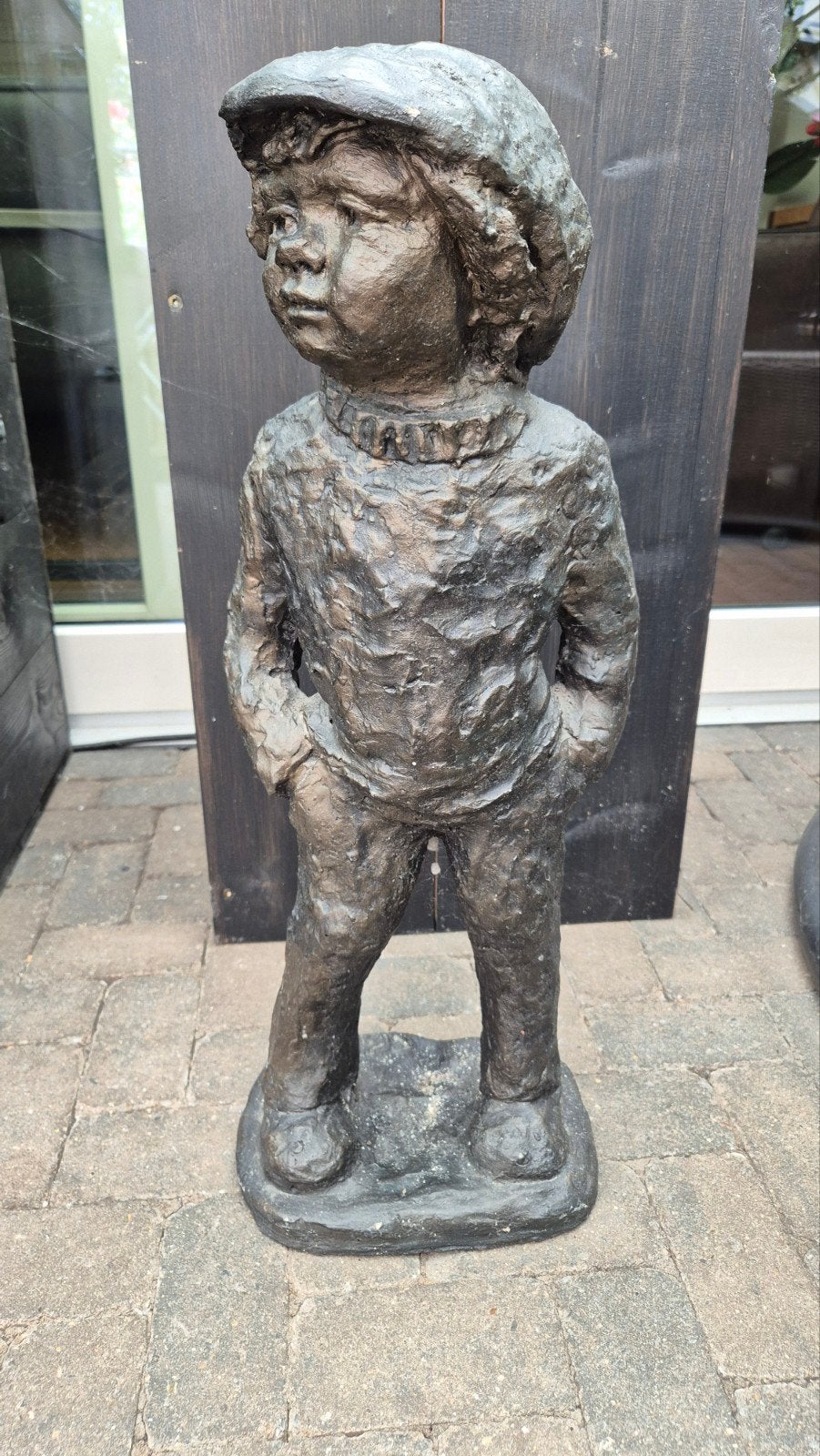 Vintage bronzen beeldje van jongen - Gesigneerd, Ophalen, Gemerkt, Brons, 20 - 50 cm