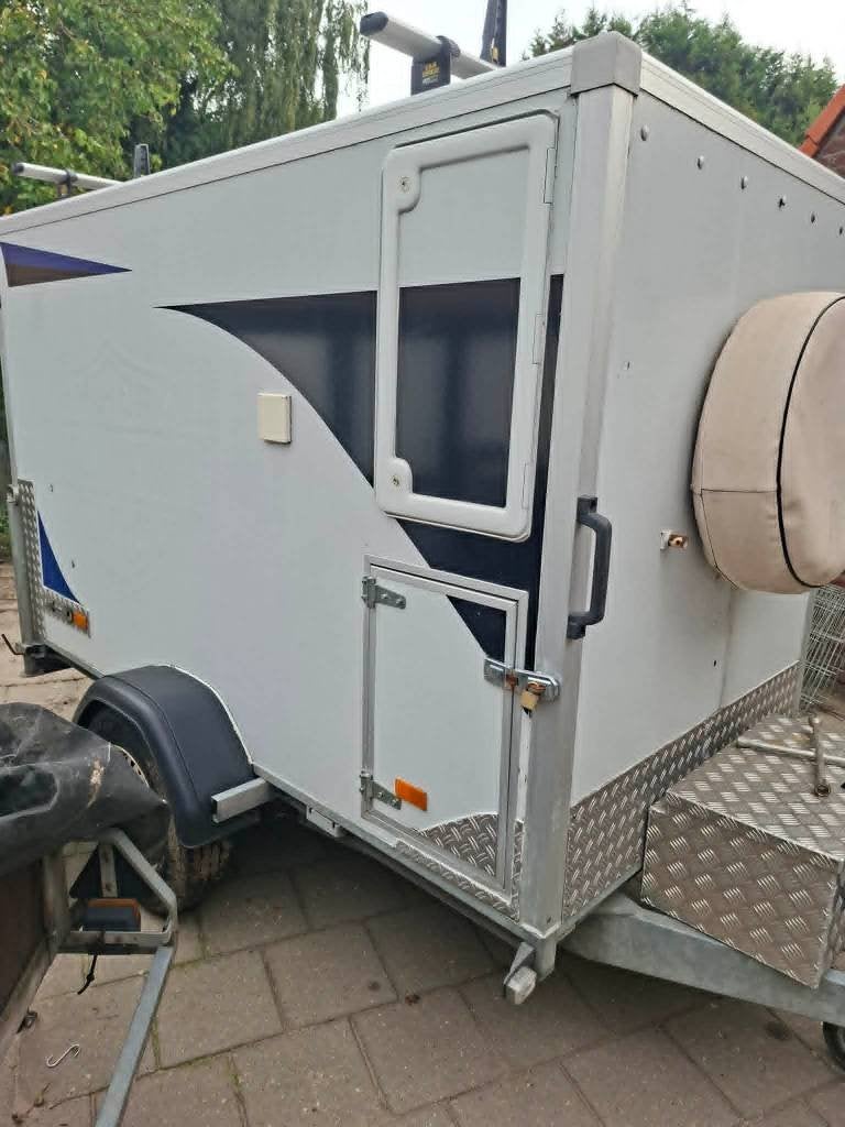 Hapert gesloten aanhangwagen, Ophalen, Zo goed als nieuw