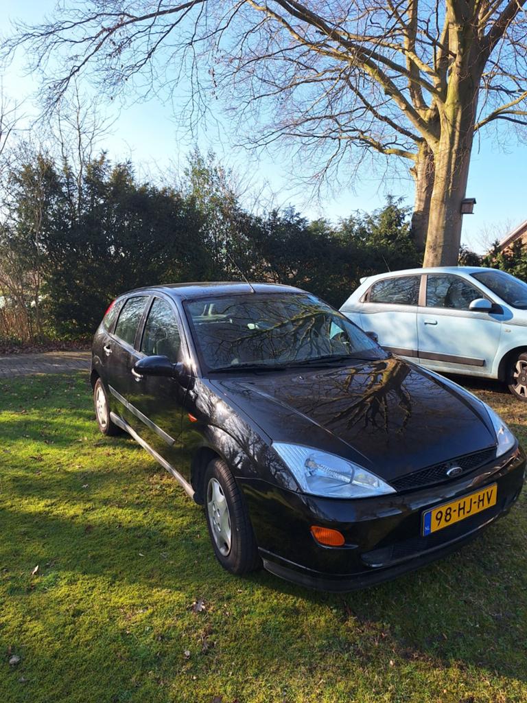 Ford Focus 1.4 I Trend 5D 2001 Zwart, Auto's, Ford, Particulier, Focus, Trekhaak, Benzine, B, Hatchback, Handgeschakeld, Origineel Nederlands