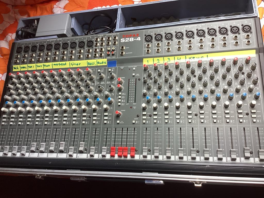 Soundtracs Topaz S 28-4 Mixer - 28 Kanalen, Goed Onderhouden, Muziek en Instrumenten, Mengpanelen, Ophalen of Verzenden, Gebruikt