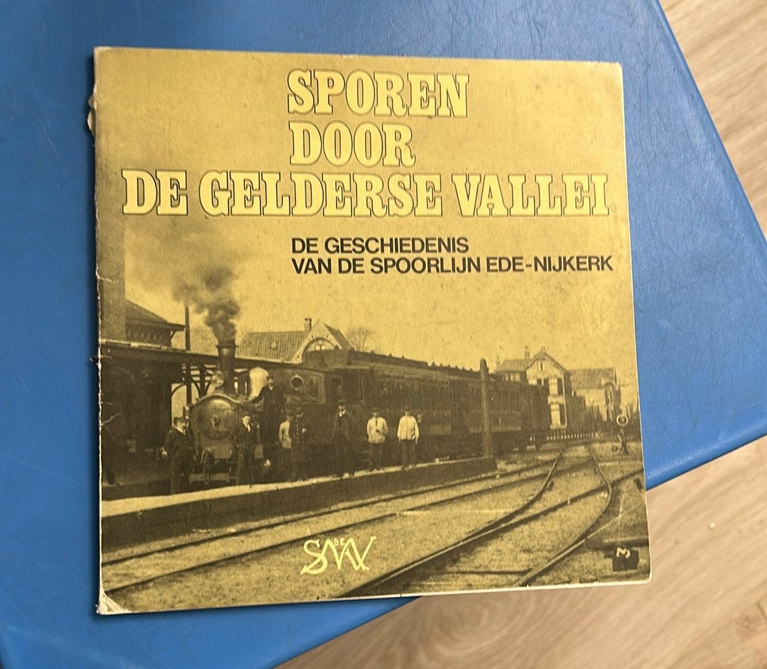 Boek sporen door de gelderse vallei, Ophalen of Verzenden, Zo goed als nieuw, Trein, Boek of Tijdschrift