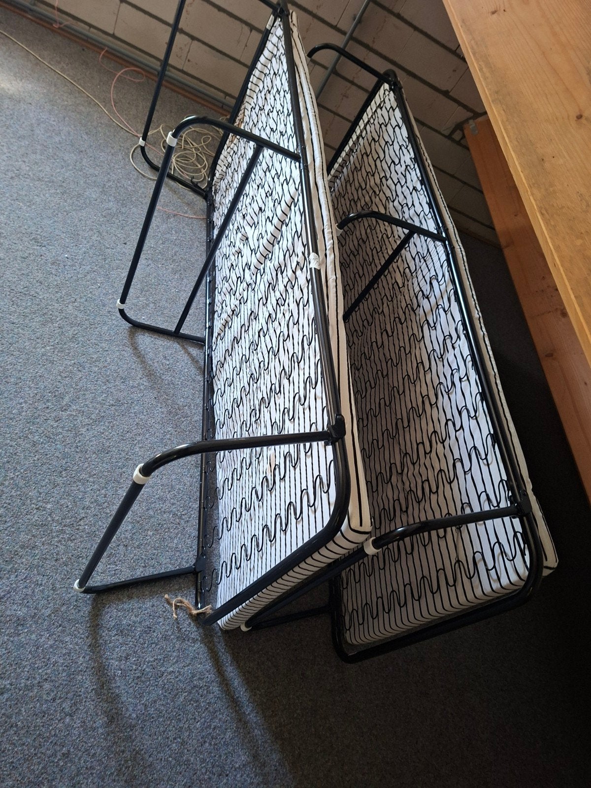 2 x logeerbed , klapbed, Ophalen of Verzenden
