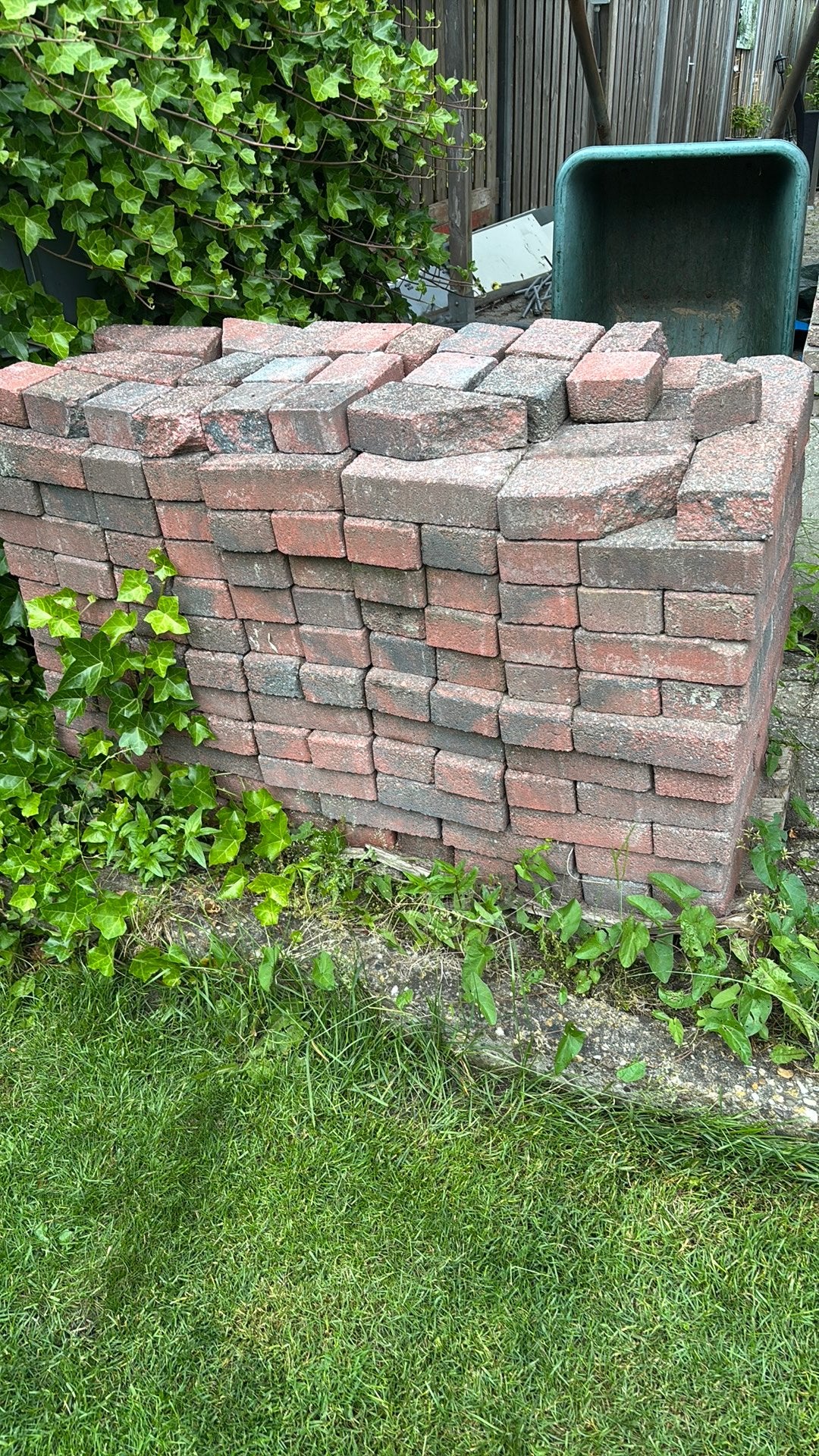 Klinkers  GRATIS AF TE HALEN, Tuin en Terras, Tegels en Klinkers, Ophalen, Zo goed als nieuw, Beton, Klinkers