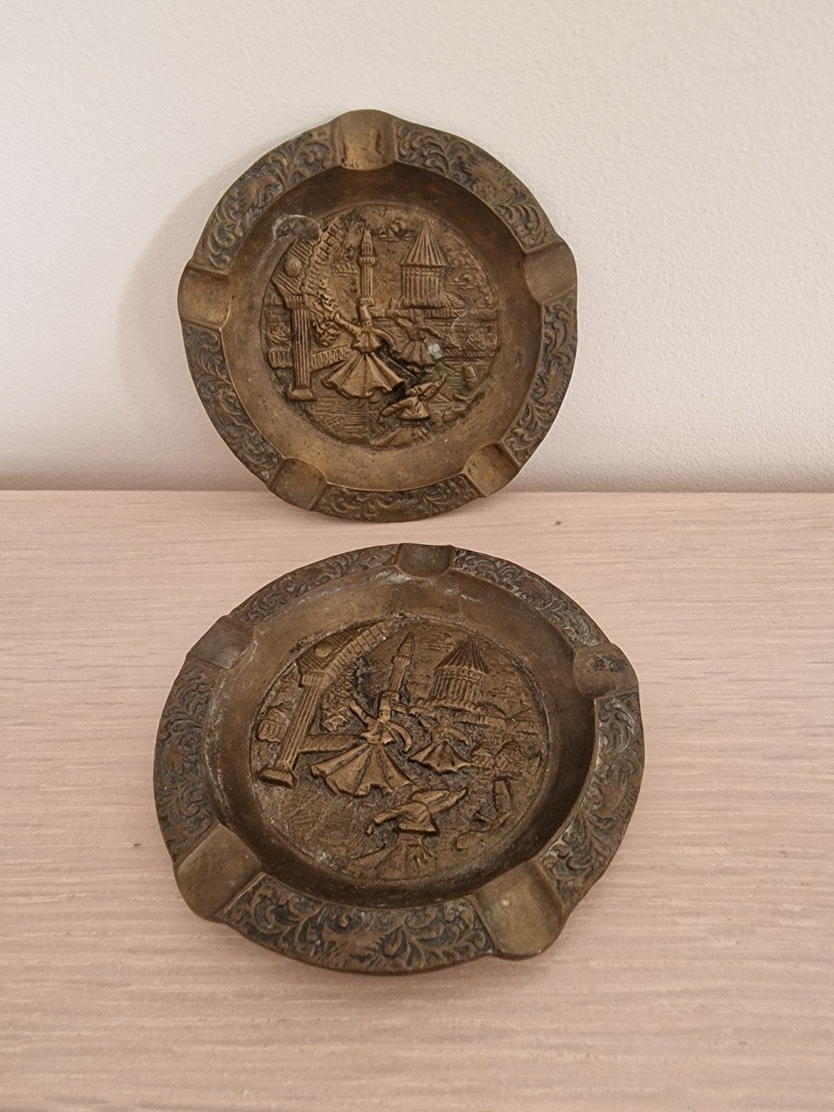 2 Vintage Koperen Asbakken met Wervelende Derwisjen, Ophalen of Verzenden