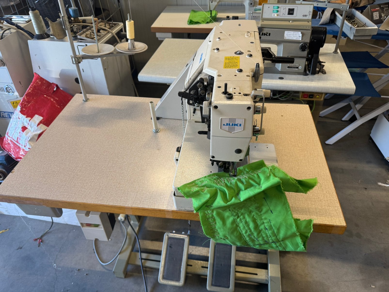 Industriele naaimachine juki knoopsgaten machine 220v, Overige merken, Gebruikt, Juki, Ophalen of Verzenden