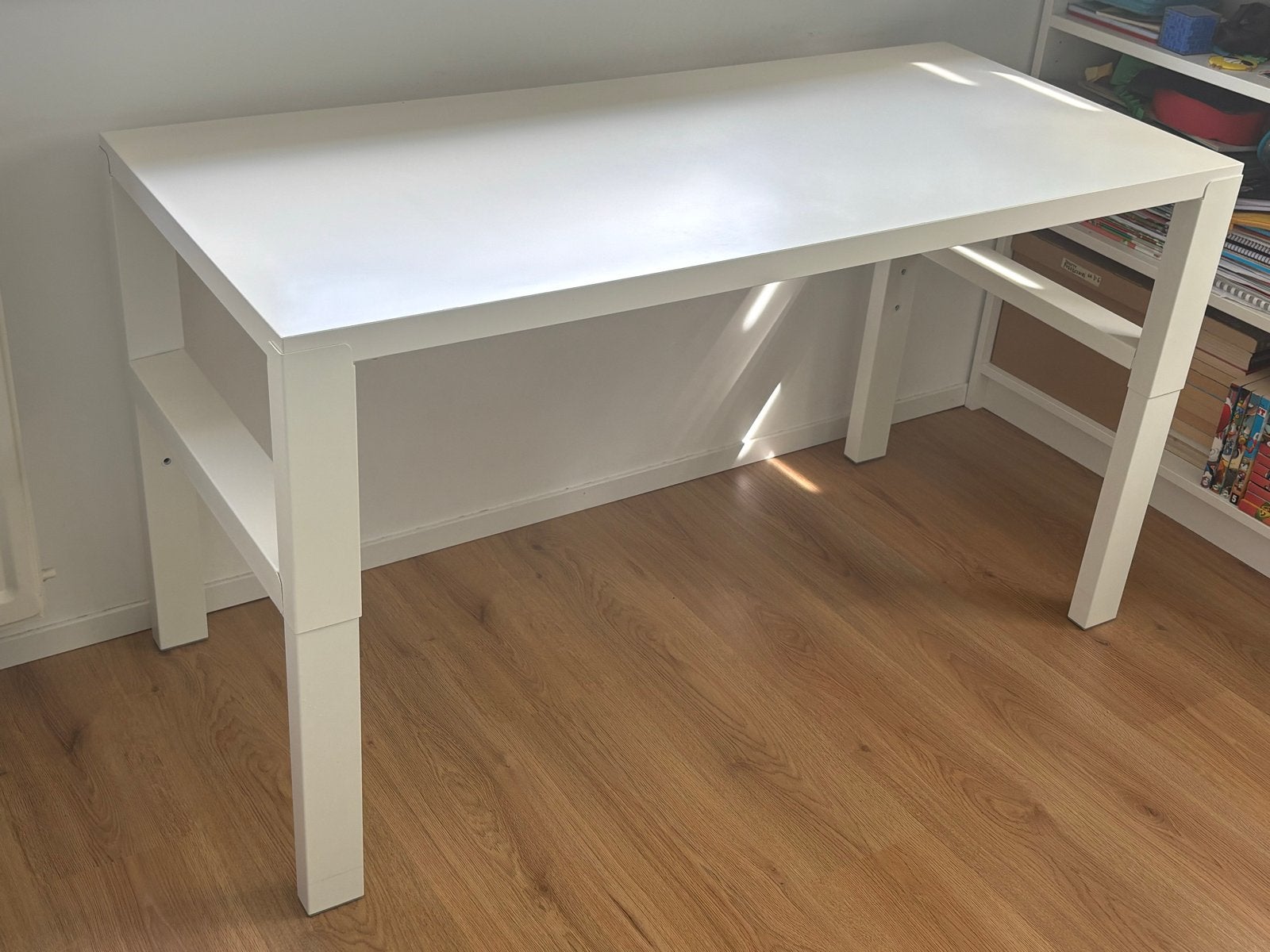 IKEA PAHL kinderbureau, wit, verstelbaar, Huis en Inrichting, Bureaus, Ophalen, In hoogte verstelbaar, Zo goed als nieuw, IKEA