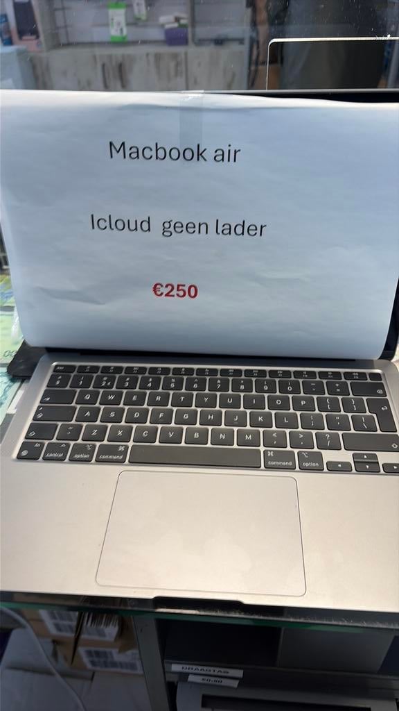 Macbook air (icloud) ophalen, Computers en Software, Apple Macbooks, Ophalen of Verzenden, Zo goed als nieuw, 15 inch, MacBook Air