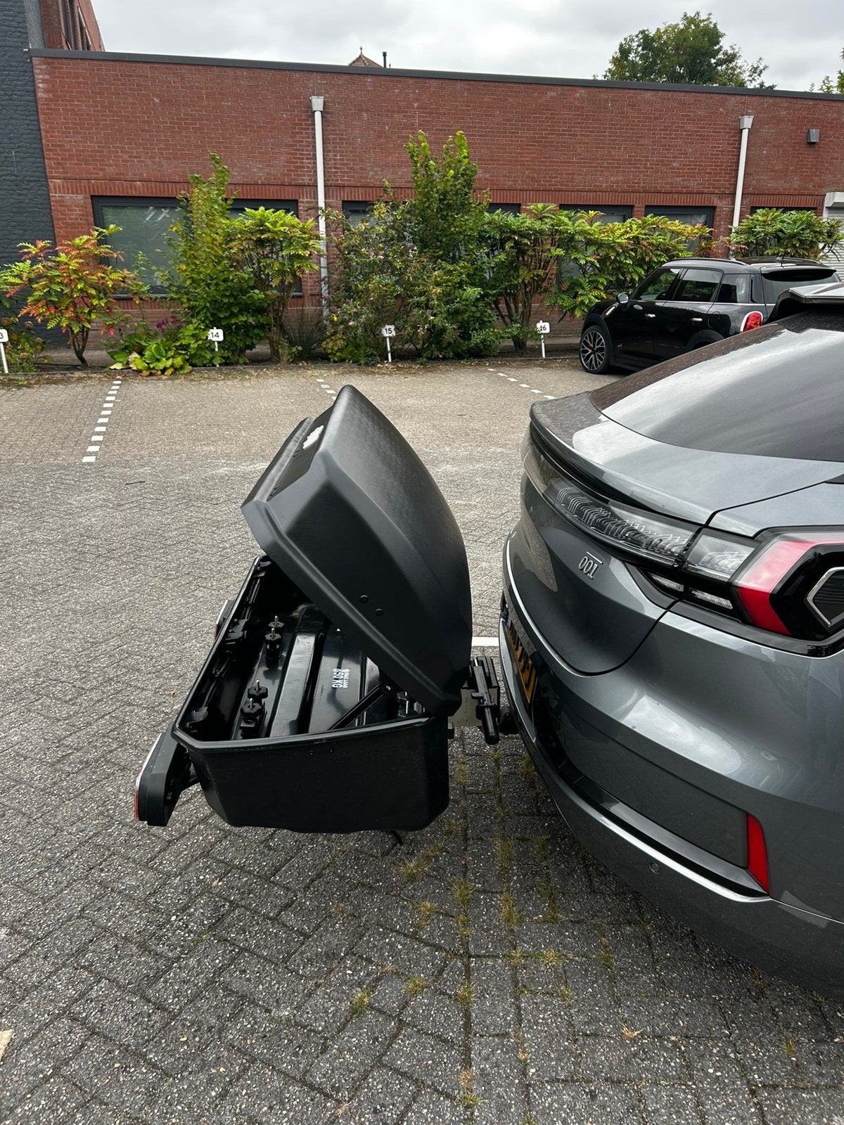 Te Huur: Farad Maky Trekhaakkoffer 300 Liter  voor Vakantie!, Ophalen, Zo goed als nieuw