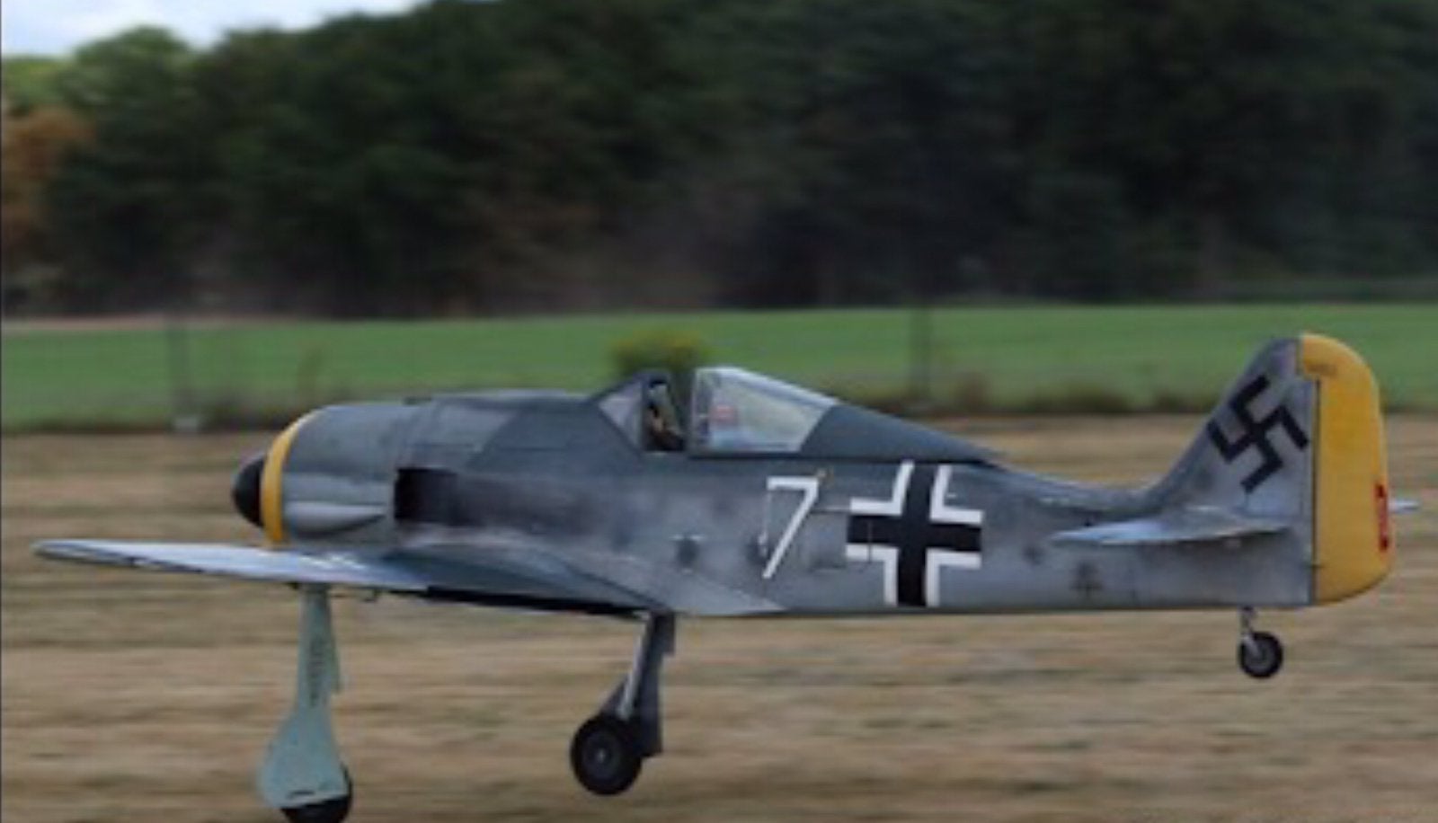 FW 190 1/4 5 cil 102 cc stermotor spanw 255cm weegt 16 kg, Ophalen, Gebruikt