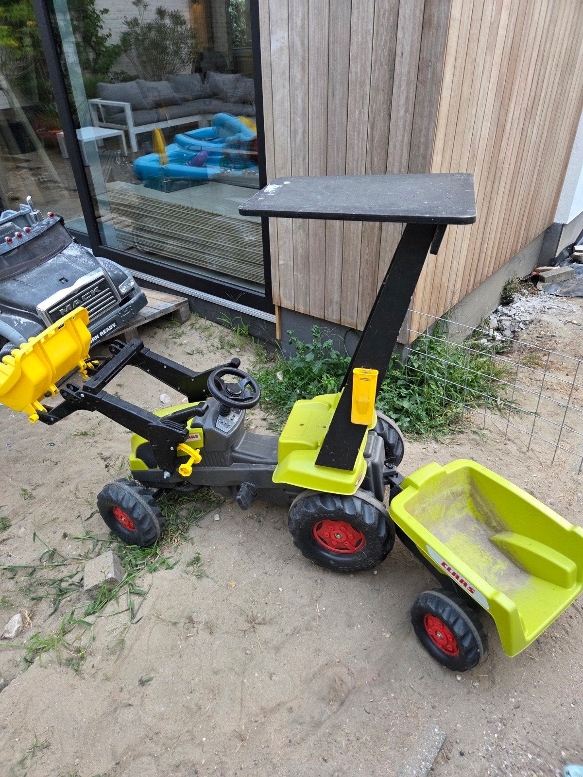 Claas trap tractor met aanhanger en voorlader, Ophalen, Gebruikt