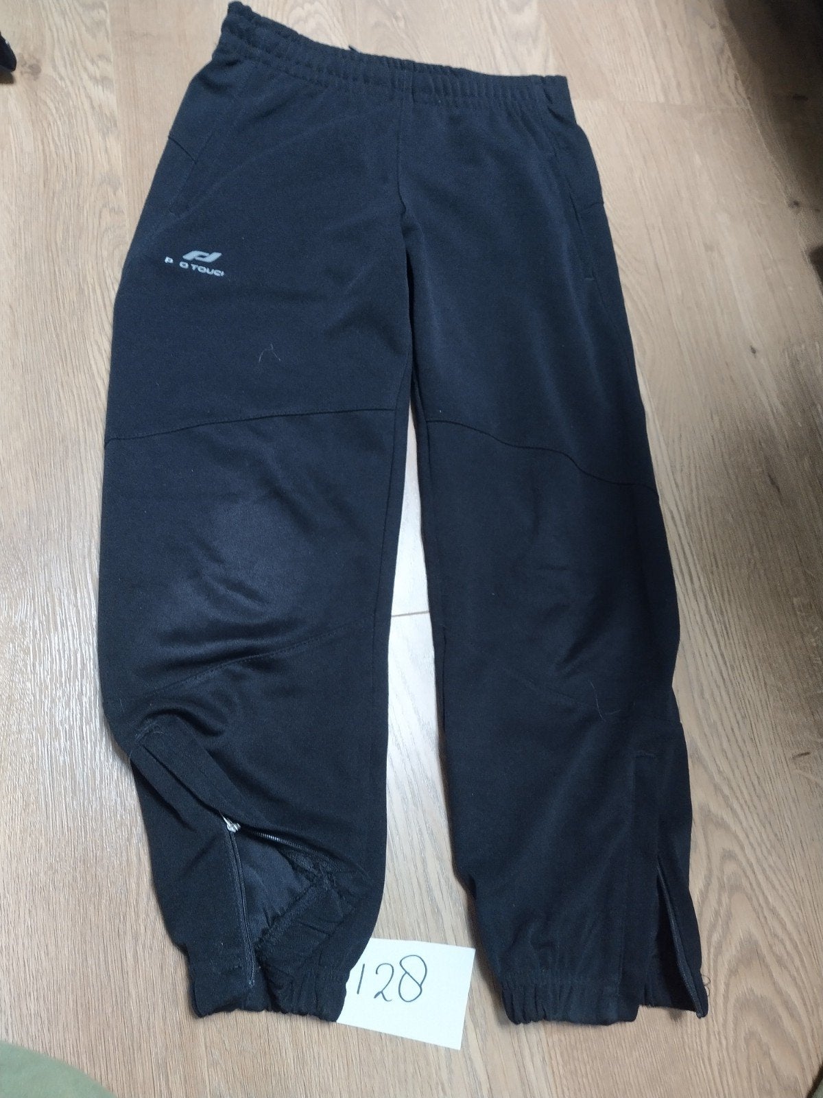 trainingsbroek maat 128, Maat XS of kleiner, Ophalen of Verzenden, Gebruikt, Broek