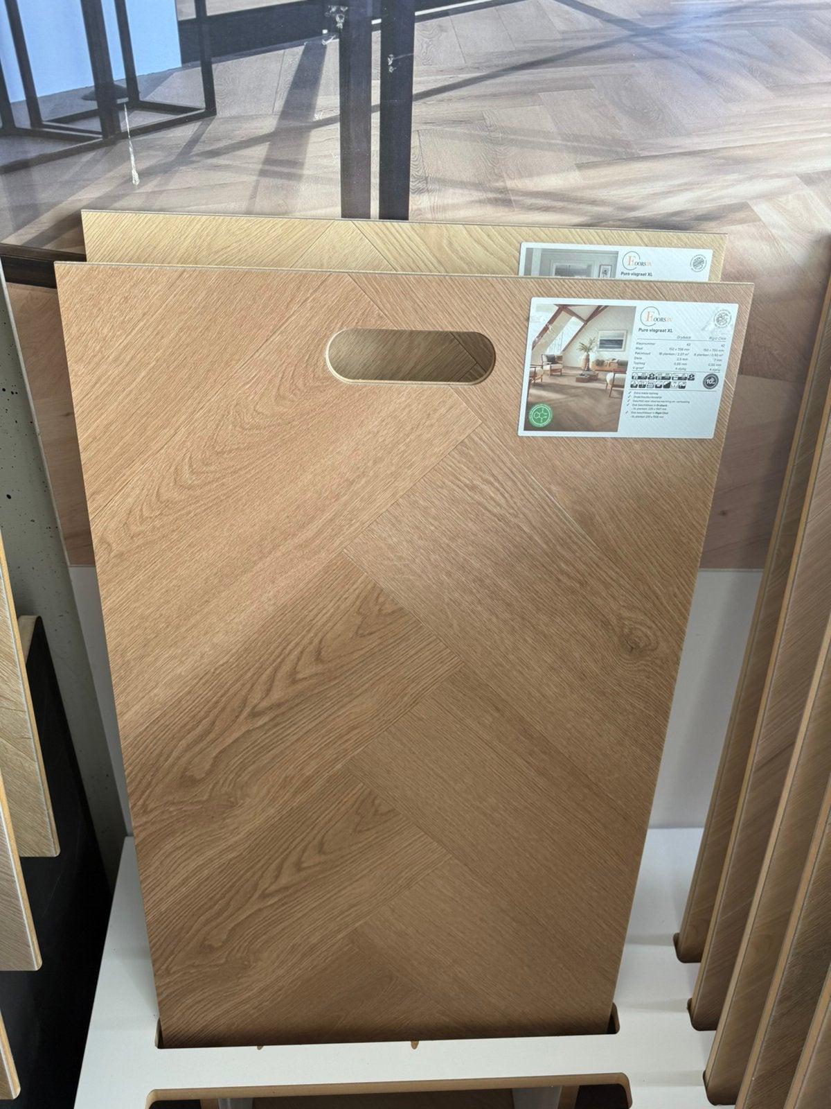 Foto 12 van PVC VISGRAAT VAN BELAKOS – GELEGD €55,- PER M²