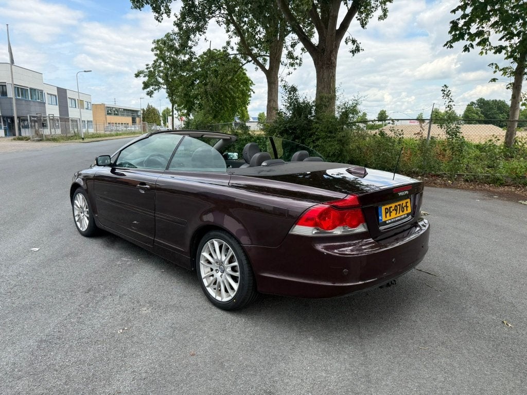 VOLVO C 70  CONVERTIBLE 2.4 SUMMUM UITVOERING NW APK, Auto's, Euro 5, Zwart, 4 stoelen, Bedrijf