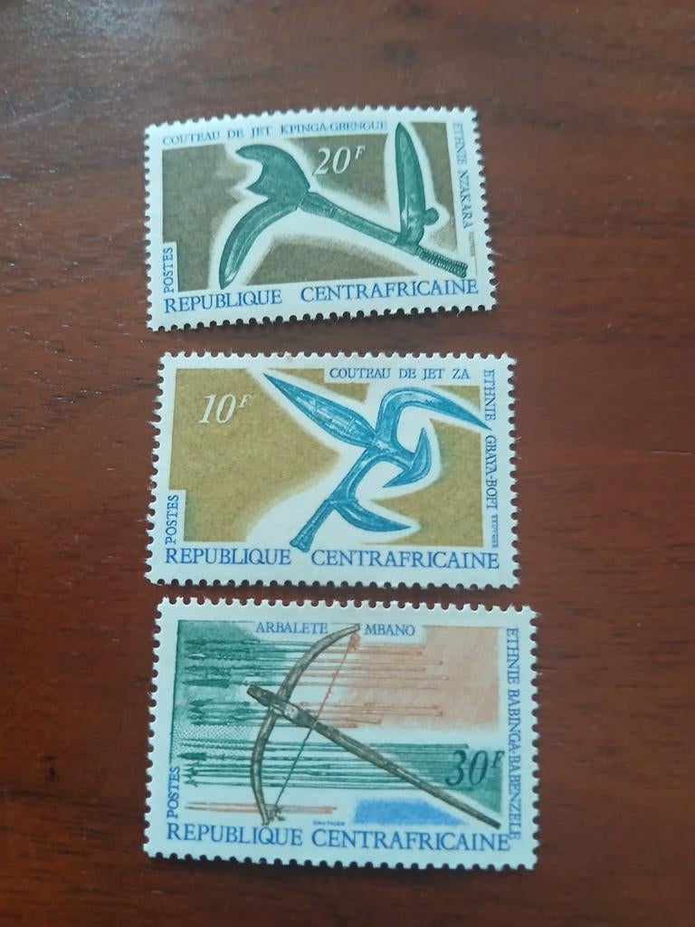 Centraal-Afrikaanse Republiek 1963 - 3 zegels wapens € 1,00, Ophalen of Verzenden, Overige landen, Postfris