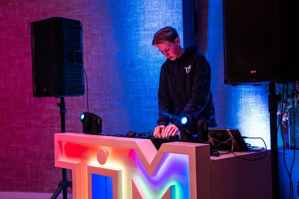 Dj huren, Ophalen, Licht