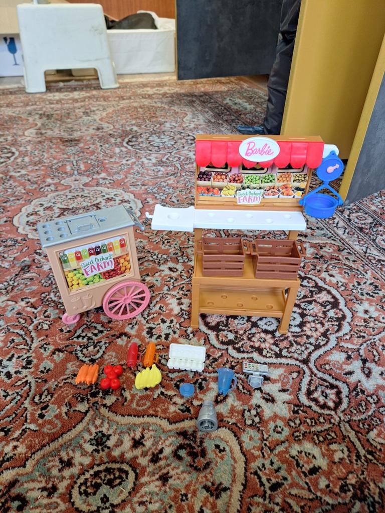 Barbie Speelset Marktstalletje met Accessoires, Ophalen of Verzenden, Gebruikt, Meisje