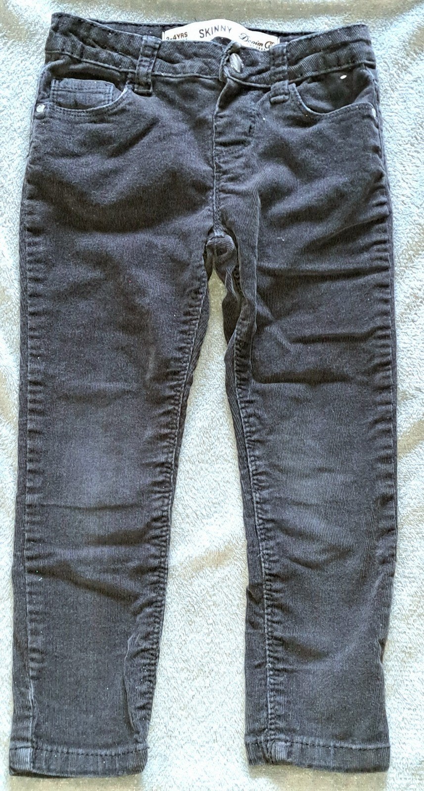 Zwarte Skinny Corduroy Broek voor Kinderen (3-4 jaar), Kinderen en Baby's, Gebruikt, Jongen of Meisje, Denim Co., Ophalen