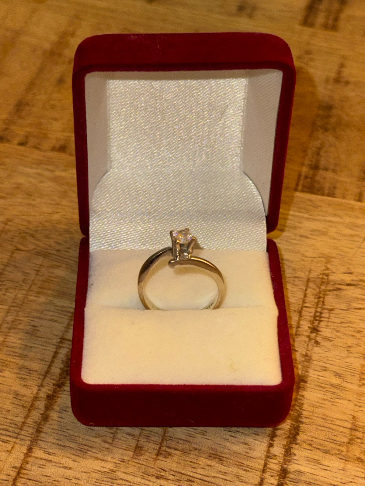 Goude trouwring met diamant, Sieraden, Tassen en Uiterlijk, Ringen, Gebruikt, Ophalen of Verzenden, 17 tot 18, Met edelsteen