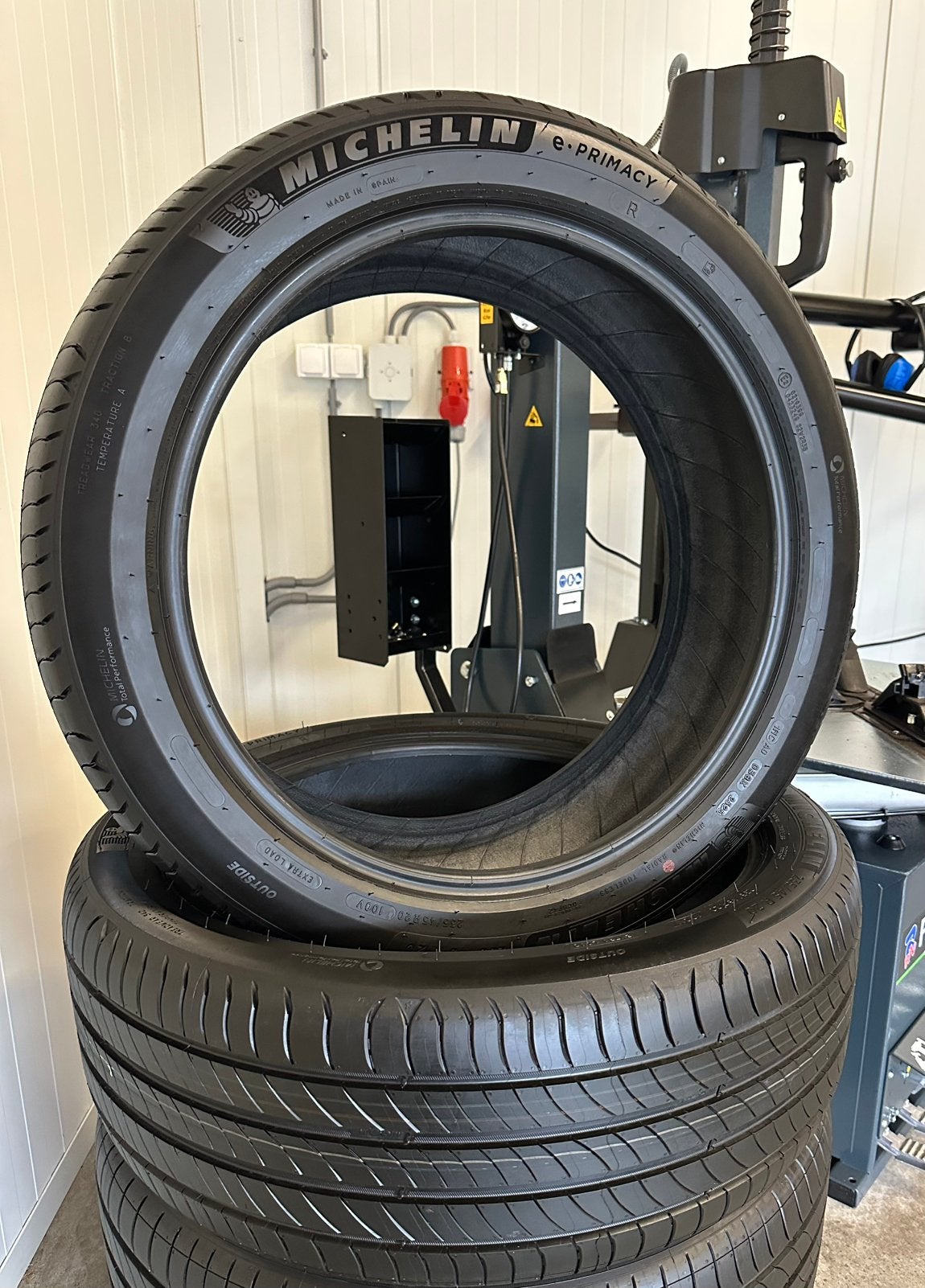 235 45 20 Michelin Zomerbanden 235/45 R20 Inclusief Montage, 235/45 R20 100V, Nieuw, Ophalen of Verzenden, 235 mm