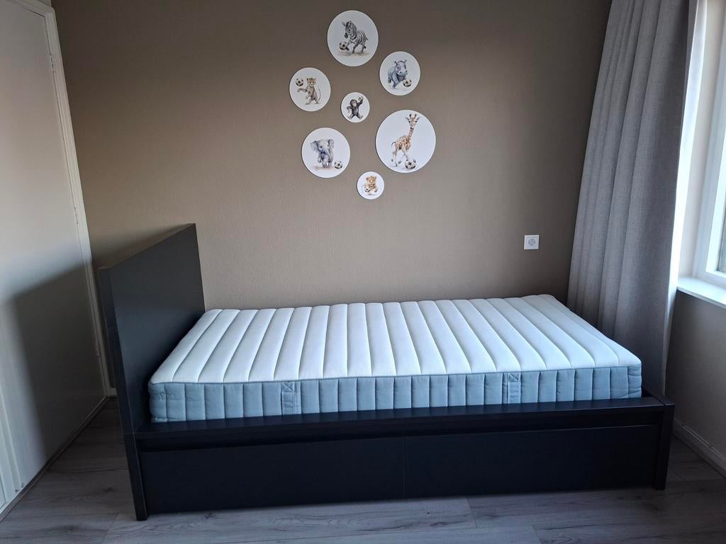 Eenpersoonsbed met lades en matras, Ophalen, 90 cm, Eenpersoons, Bruin