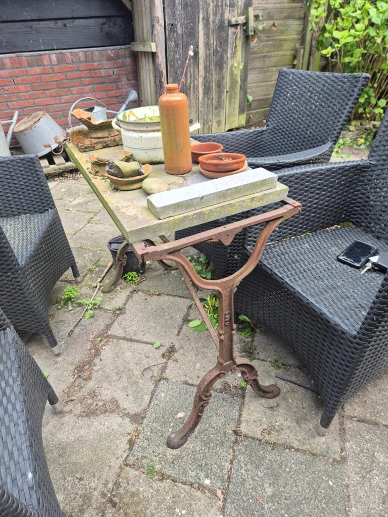 Antiek gietijzeren onderstel voor tafeltje, Antiek en Kunst, Antiek | Meubels | Tafels, Ophalen