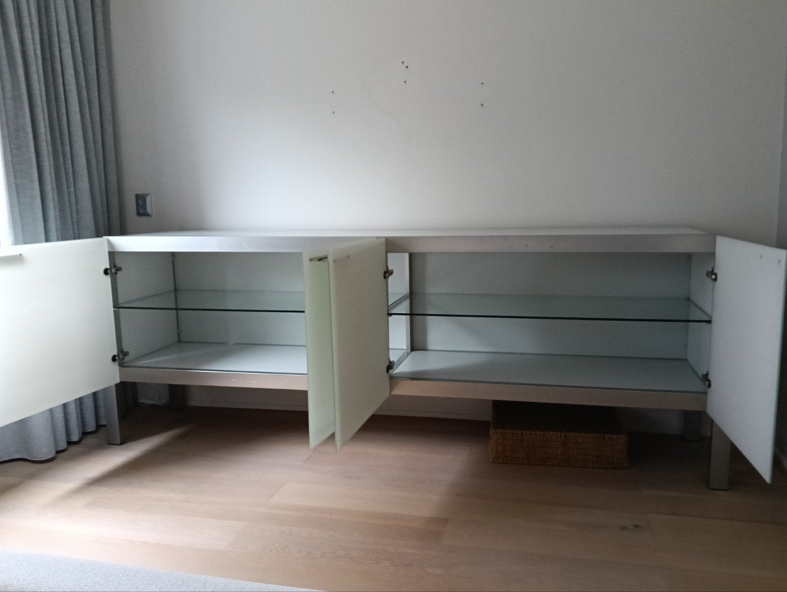 Dressoir van glas in stalenframe, Ophalen, Gebruikt, Glas, 200 cm of meer