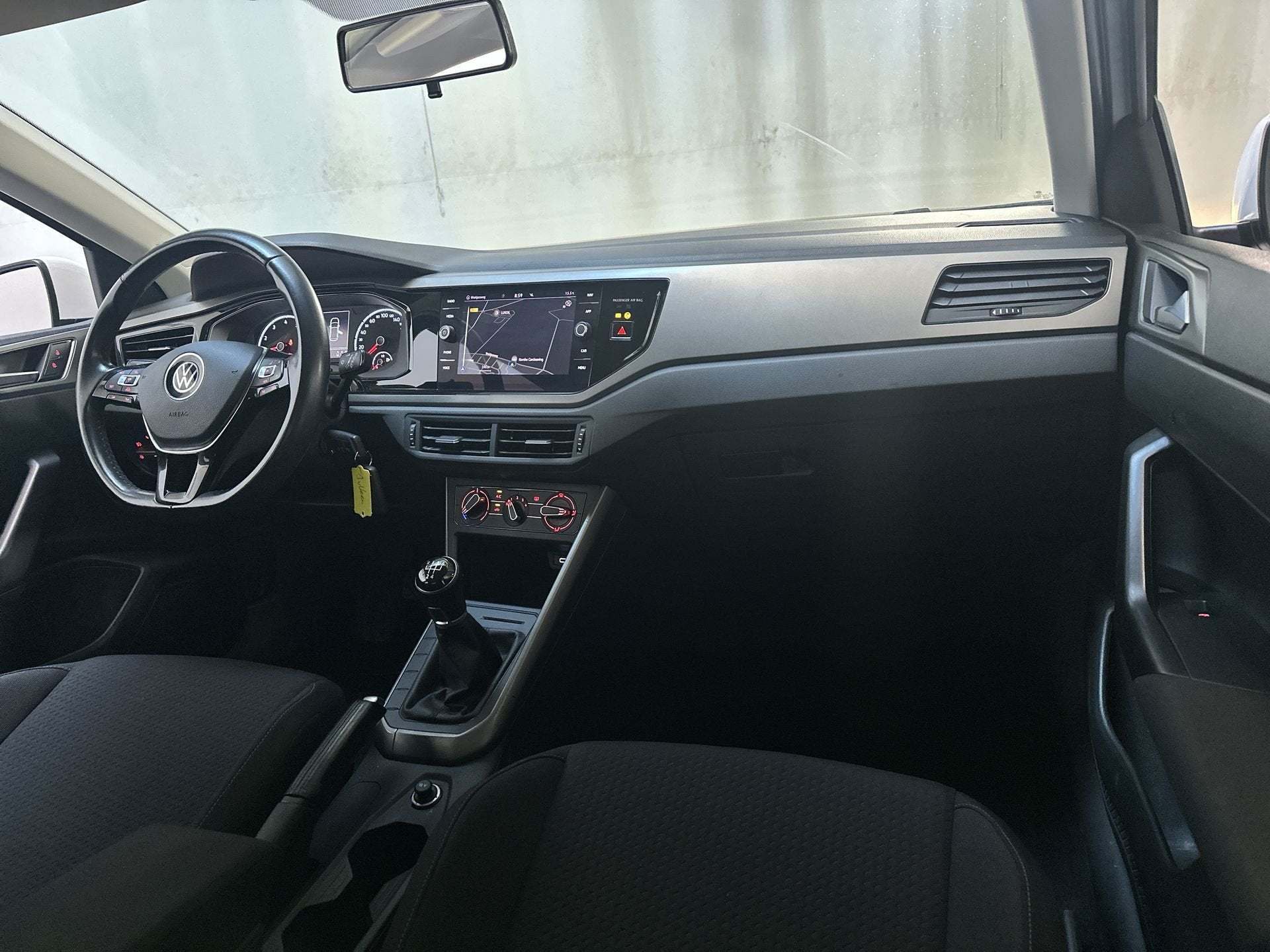 Volkswagen Polo 1.0 TSI Comfortline Navigatie App-Connect Ad, Auto's, Voorwielaandrijving, Gebruikt, Met garantie (alle), Origineel Nederlands