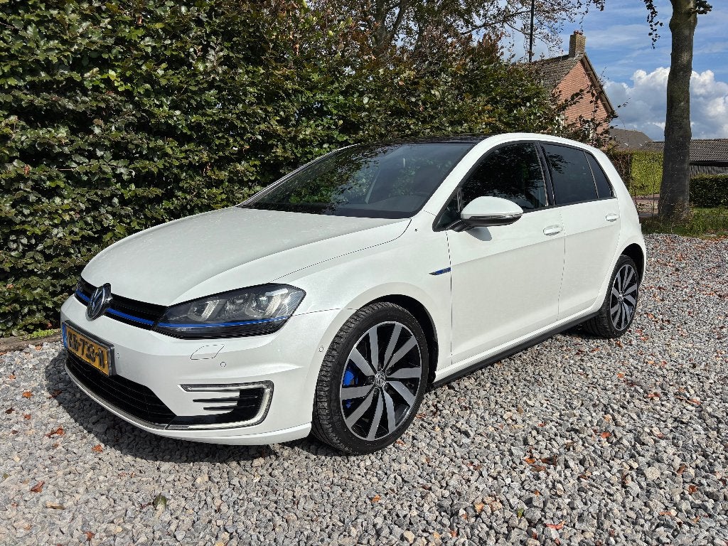 Volkswagen Golf 1.4 TSI Phev Hybrid GTE Leder/Pano 2015 👌, Auto's, Zwart, 4 cilinders, Lane Keeping Assist, Wit