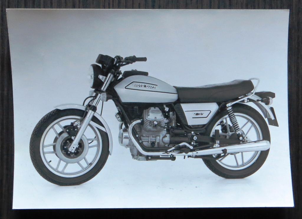 Autenthieke persfoto Moto Guzzi V35 - 1977, Motoren, Verzenden, Moto Guzzi