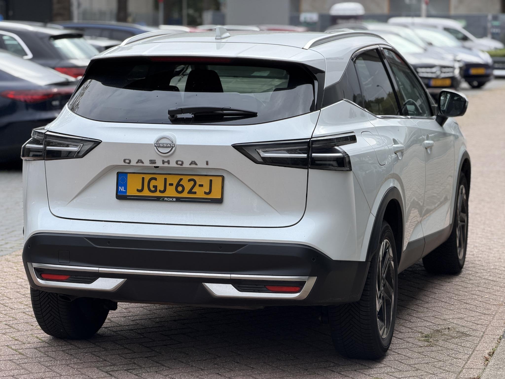 Nissan Qashqai 1.3 MHEV Xtronic N-Connecta Automaat 158PK |, Auto's, Stof, Euro 6, 4 cilinders, Wit