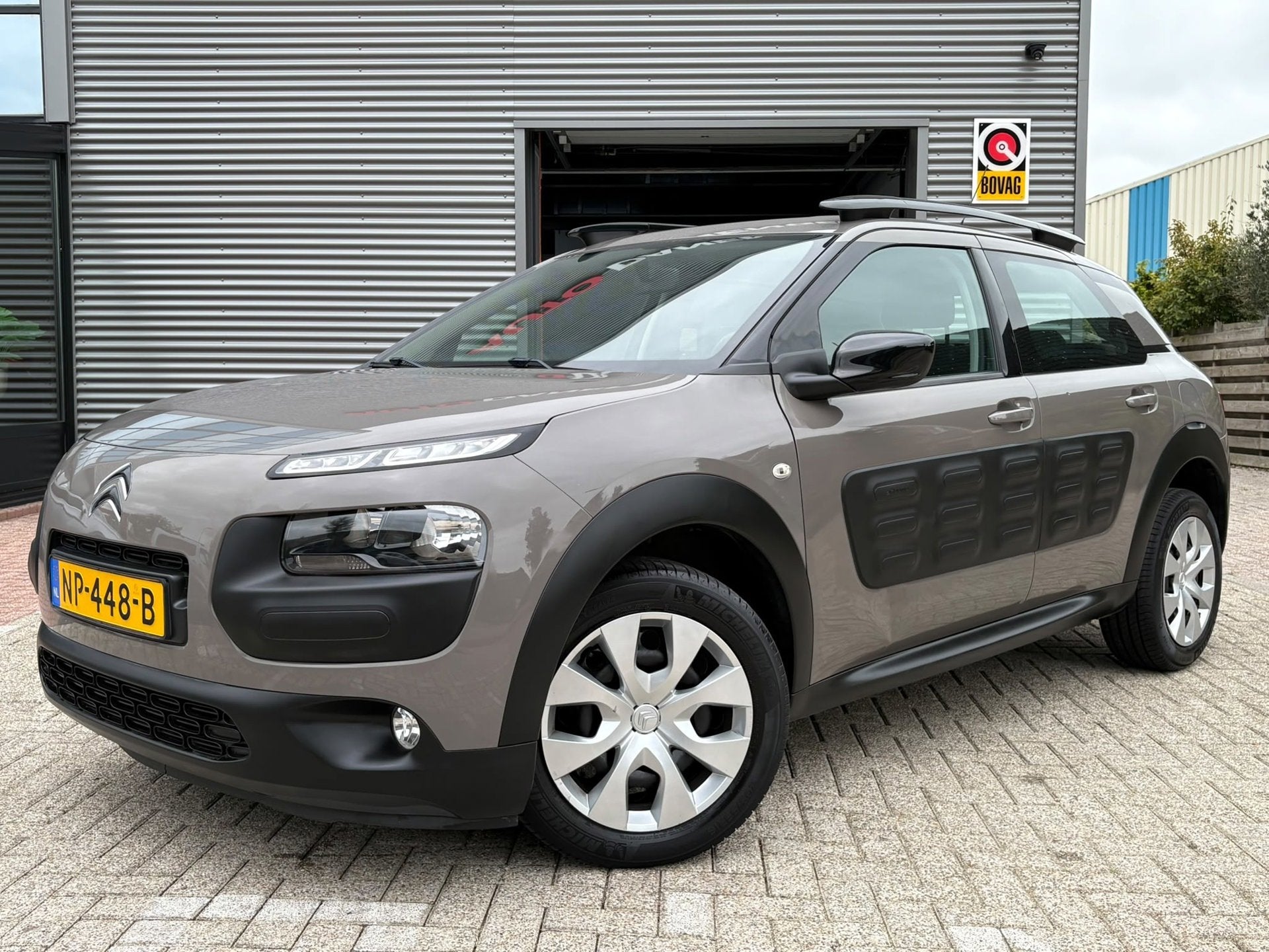Citroen C4 Cactus 1.2 PureTech Feel nieuwe apk, Auto's, Voorwielaandrijving, Dealer onderhouden, Stof, 1199 cc