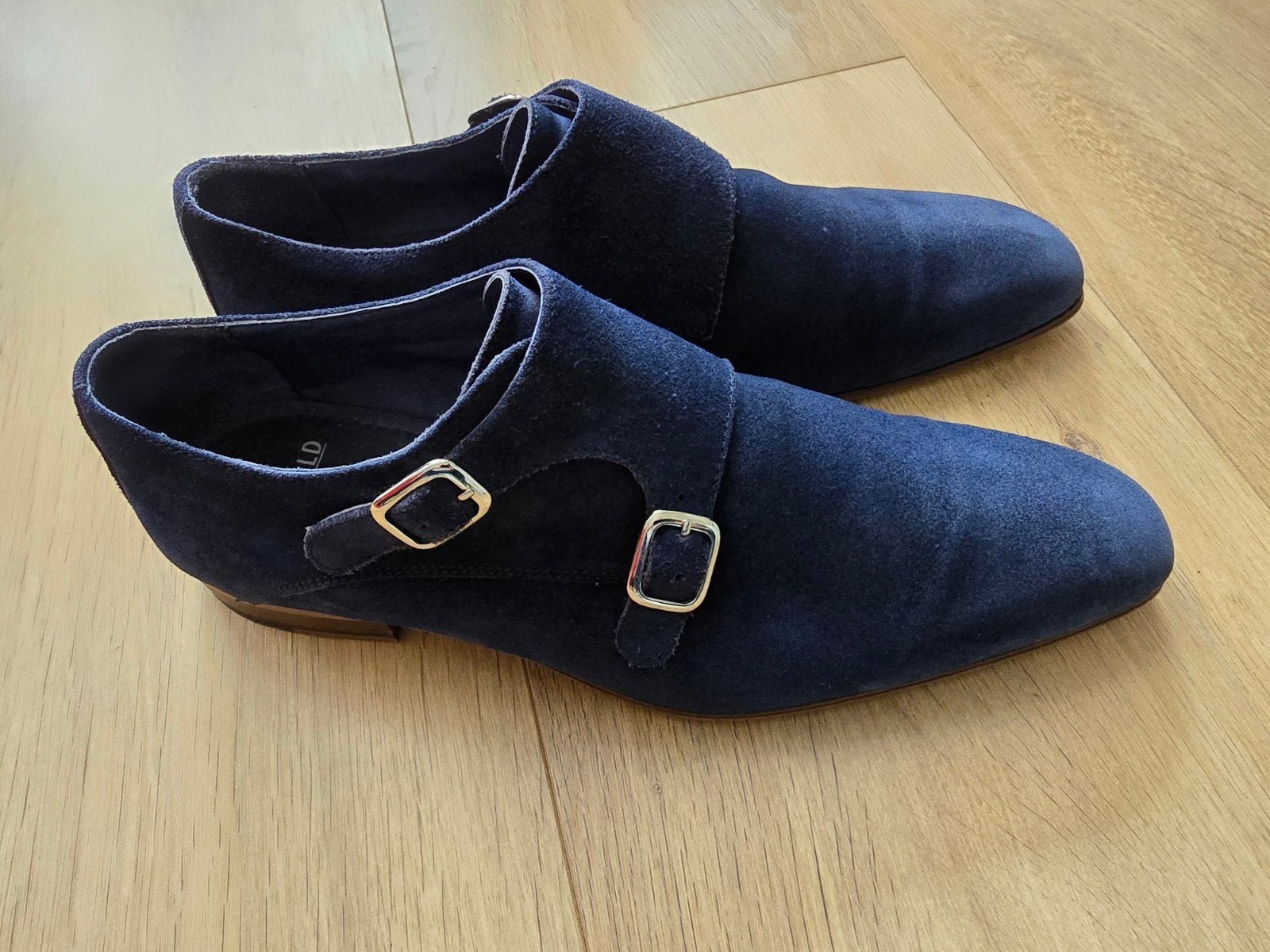 Manfield blauwe suède gespschoenen - maat 43, Kleding | Heren, Schoenen, Manfield, Blauw, Ophalen of Verzenden, Gespschoenen