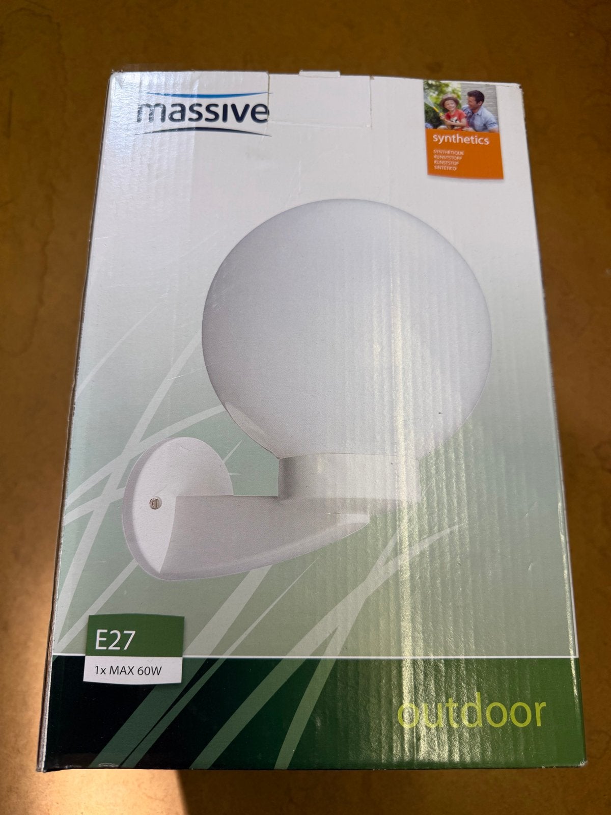 Massive Buitenlamp E27 Max 60W - Nieuw in doos, Tuin en Terras, Kunststof, Wandlamp, Nieuw, Netvoeding