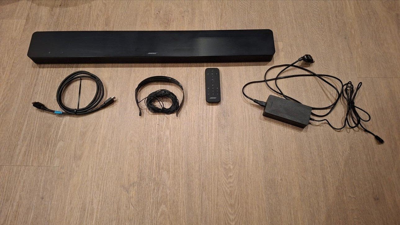 Bose Soundbar 500 met afstandsbediening en accessoires, Ophalen, Bluetooth, Zo goed als nieuw