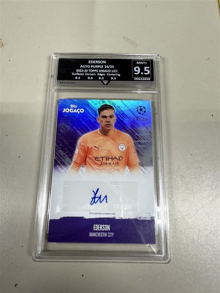voetbal plaatje - 2023 Topps Jogaco Ederson Auto 25 Manchest, Verzamelen, Ophalen of Verzenden, Zo goed als nieuw, Buitenlandse clubs